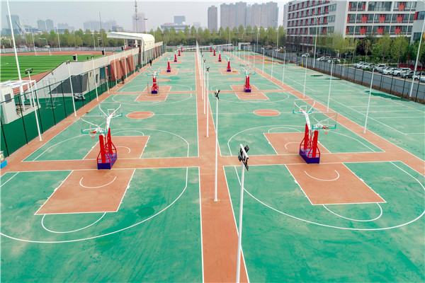 篮球场.jpg